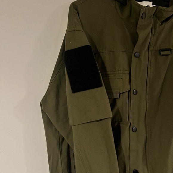 Strappy jacket - Picture 4 of 12